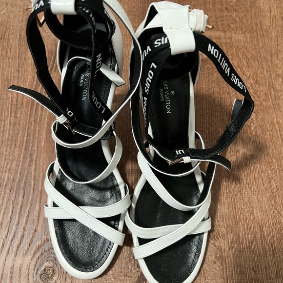 Louis vuitton - Picture 2 of 5